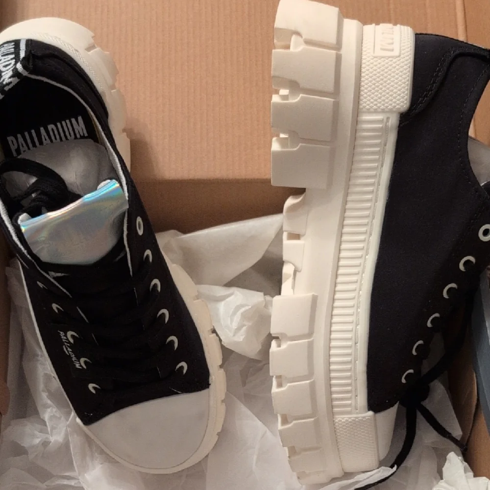 Palladium Women's Black and Cream Sneakers - Picture 1 of 5